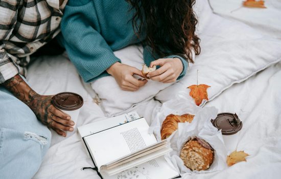 pexels-tim-samuel-5838883